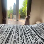 Chambre, Terrasse , Salle De Bains Toilettes Prive