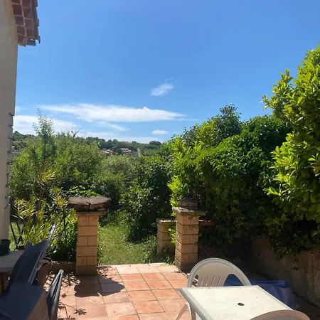 Chambre, Terrasse , Salle De Bains Toilettes Prive Quarto em Acomodações Particulares *