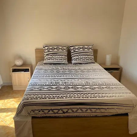 Quarto em Acomodações Particulares Chambre, Terrasse , Salle De Bains Toilettes Prive